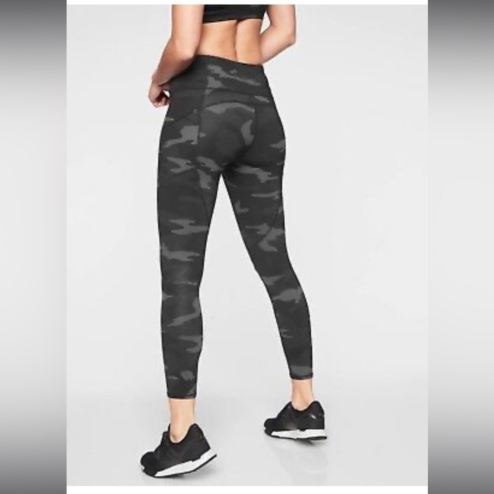 Athleta Camo Contender‎ 7/8 leggings - Picture 2 of 8